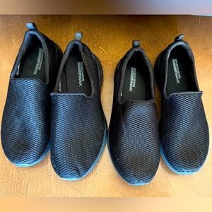 Skechers Go Walk Joy Women’s 2 Pairs Black Slip-On Shoes 8 Wide NEW INSOLES
